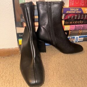 Elegant Black Ankle Boots